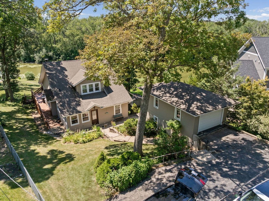 House in Lindenhurst, Illinois, United States 3 - 18938216