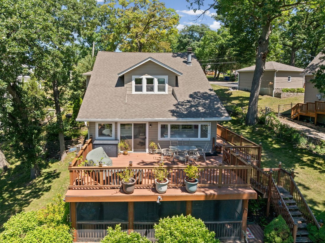 House in Lindenhurst, Illinois, United States 2 - 18938216