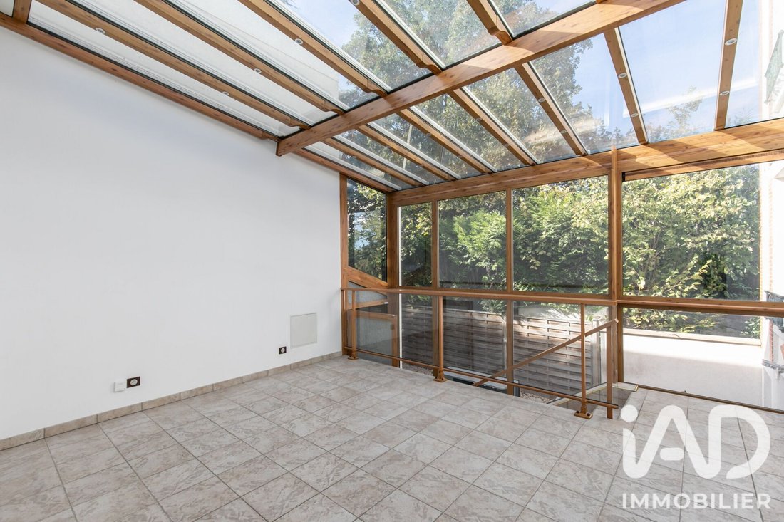 House in Fontenay-sous-Bois, Ile-de-France, France 3 - 18938956