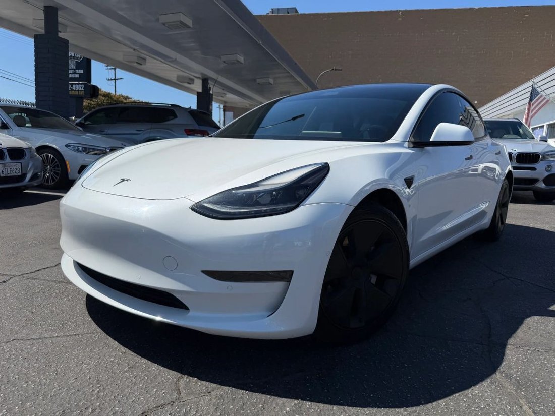 Sedan in Arleta, CA, United States 1 - 18938644
