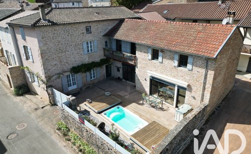 House in Solutre-Pouilly, Bourgogne – Franche-Comté, France 1