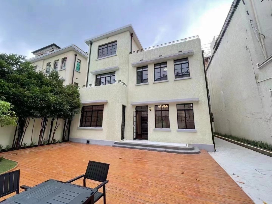 House in Shanghai/Xuhui, China 1 - 18938203