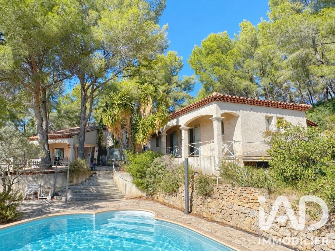 House in Saint-Cyr-sur-Mer, Provence-Alpes-Côte d'Azur, France 1 - 18938908