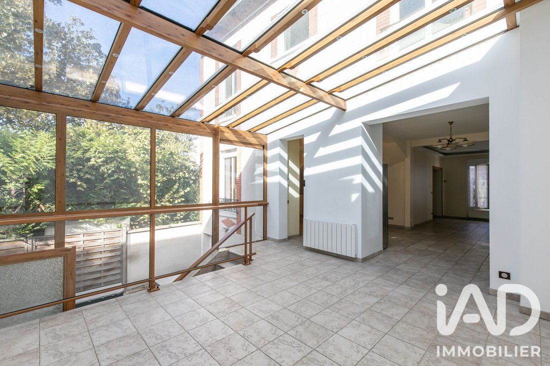 House in Fontenay-sous-Bois, Ile-de-France, France 2 - 18938956