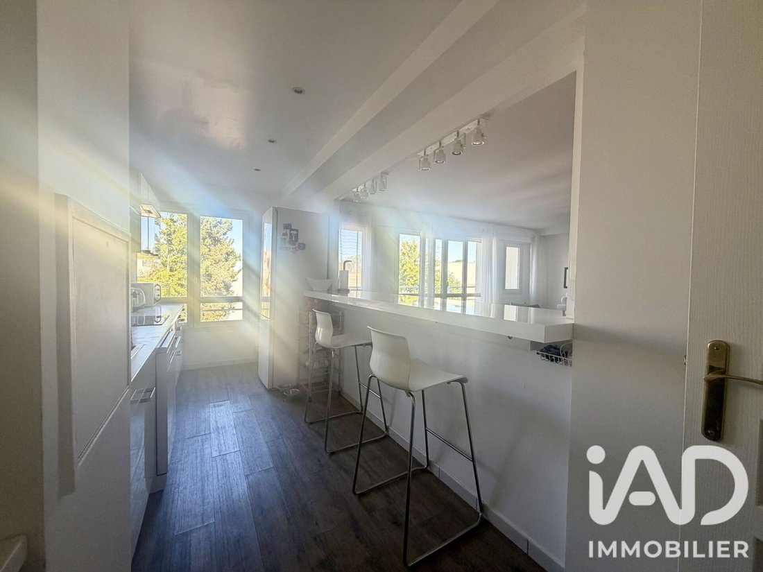 Apartment in Côte Saint Louis, Garches, France 5 - 18938962