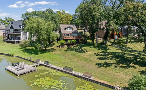 House in Lindenhurst, Illinois, United States 1