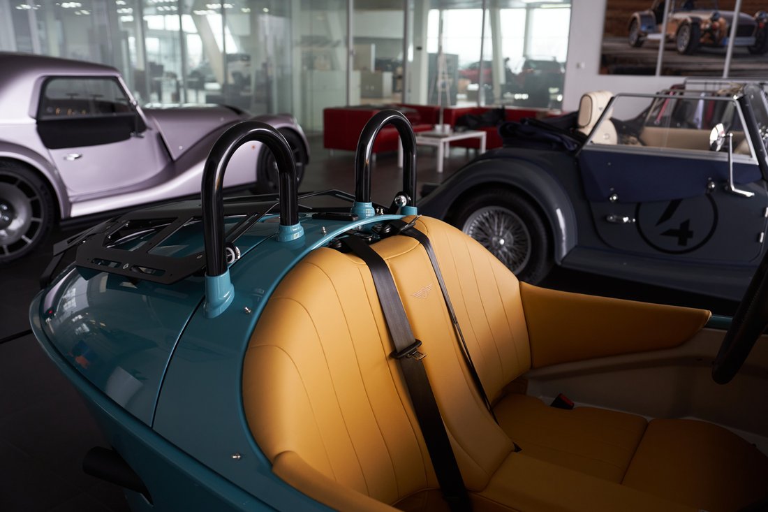 Cabriolet in Praha-Dolní Počernice, Czechia 5 - 18938907