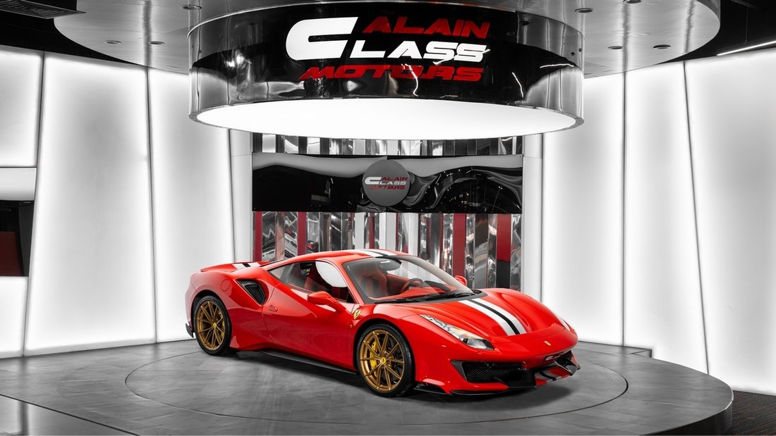 Coupe in Dubai, United Arab Emirates 1 - 18938905