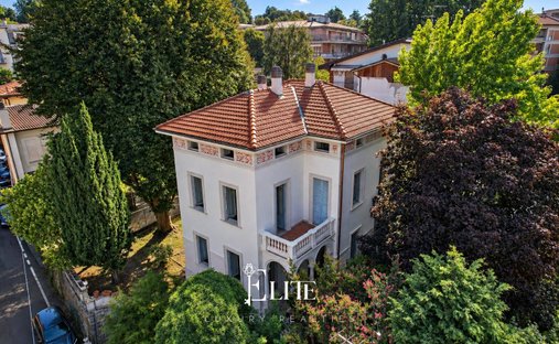 Villa a Bosto, Varese, Lombardia 1