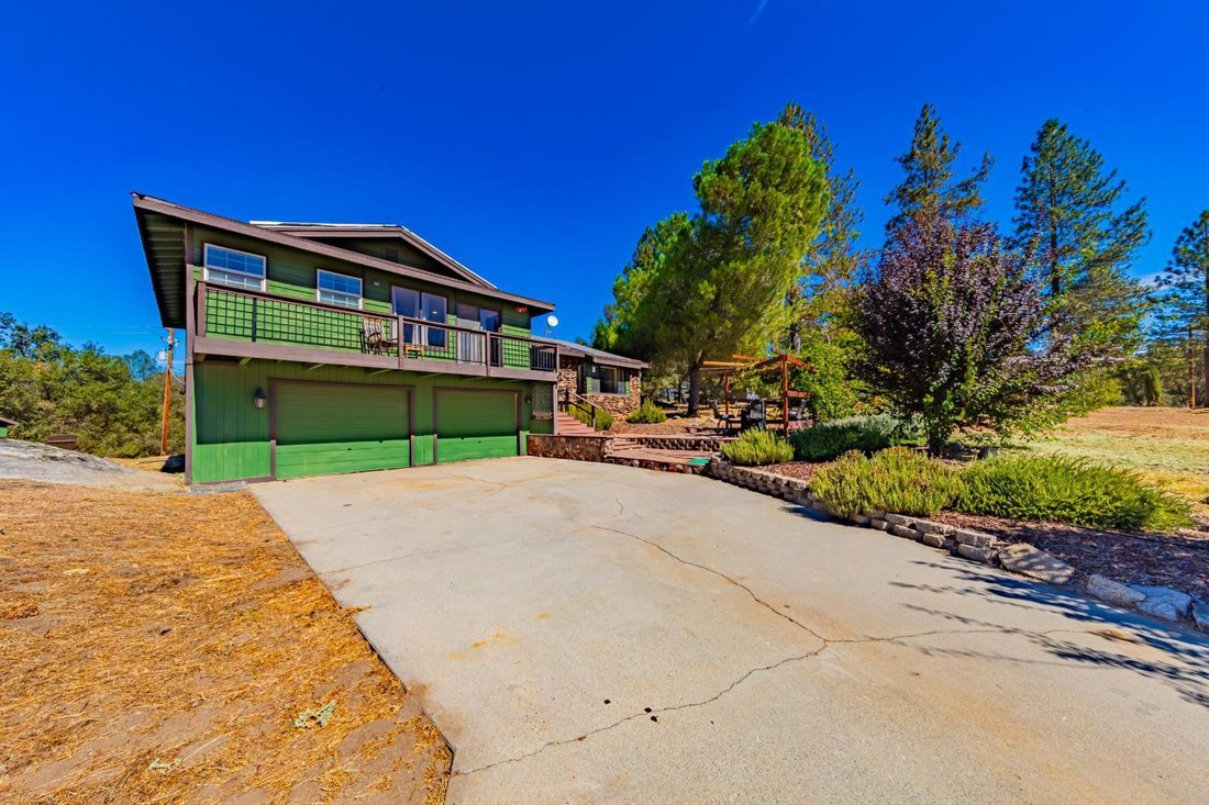 House in Oakhurst, California, United States 4 - 18939028