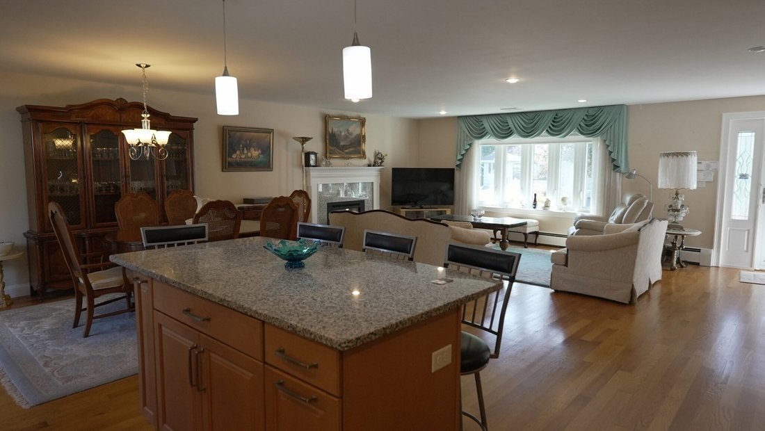 House in Saugus, Massachusetts, United States 4 - 18938986