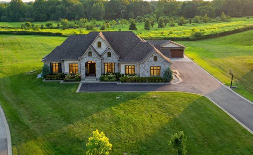 Estate in Hamilton, Ontario, Canada 1