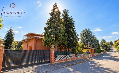 Villa in Castelvetro di Modena, Emilia-Romagna, Italy 1