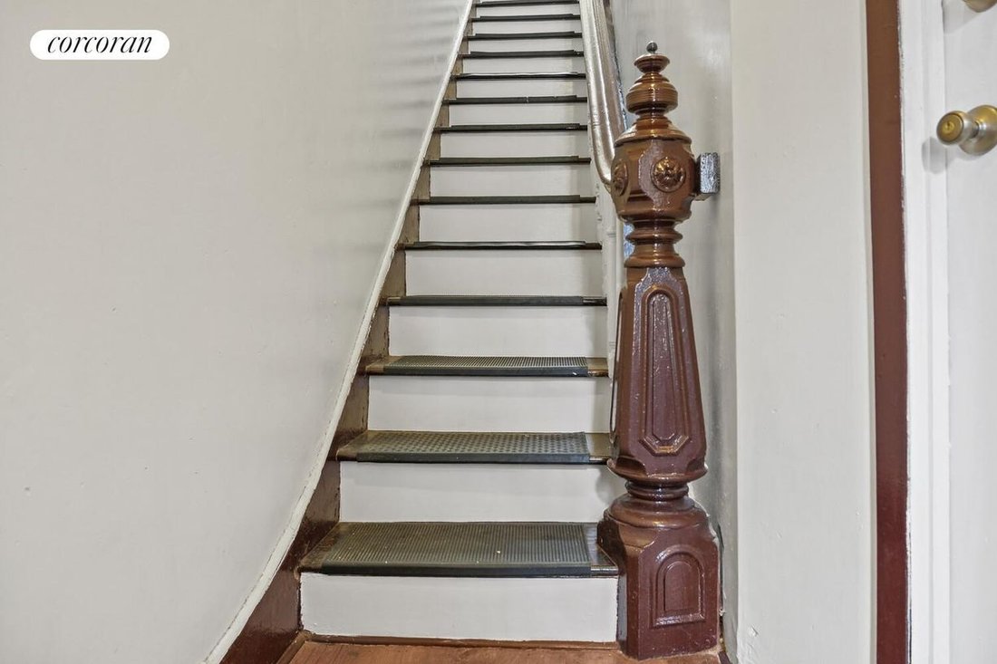 House in New York, New York, United States 4 - 18939124