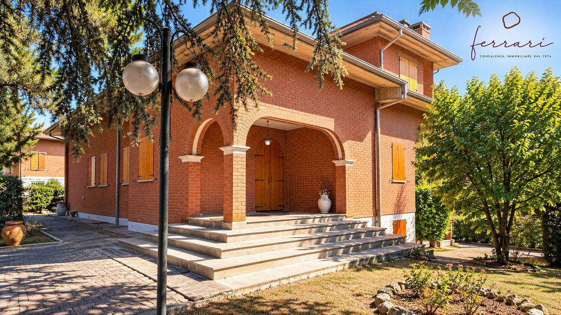 Villa in Castelvetro di Modena, Emilia-Romagna, Italy 2 - 18939137