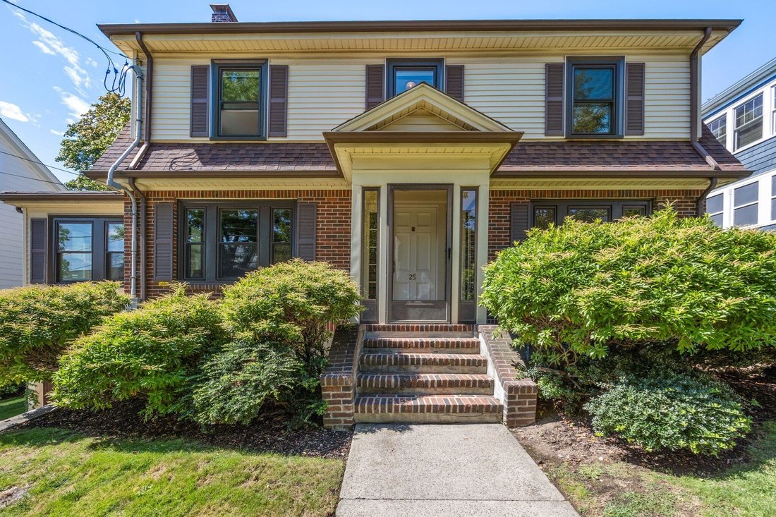 House in Watertown, Massachusetts, United States 2 - 18939071