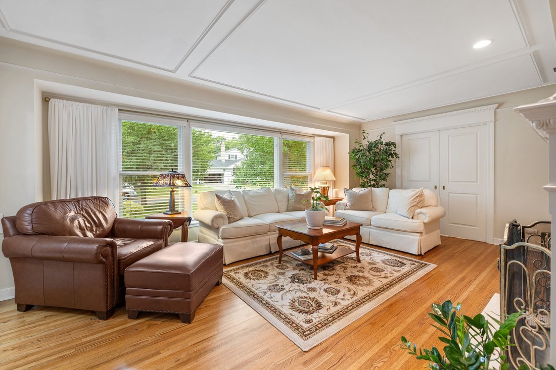 House in Edina, Minnesota, United States 2 - 18939096