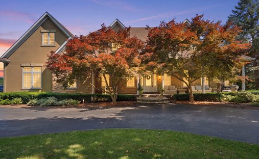 Estate in Hamilton, Ontario, Canada 1