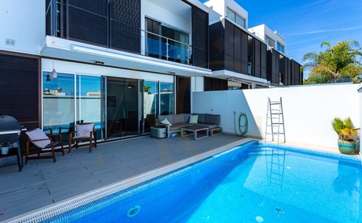 House in Faro (Se e Sao Pedro), Algarve, Portugal 1