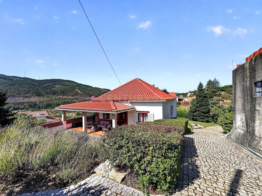 Villa in Varzea dos Cavaleiros, Castelo Branco District, Portugal 1 - 18943877