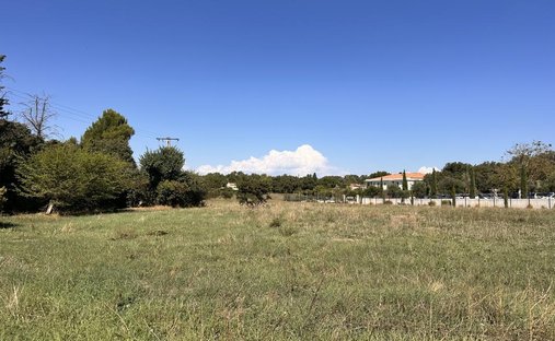 Land in Granettes-Jauberte-Sainte Anne, Aix-en-Provence, France 1