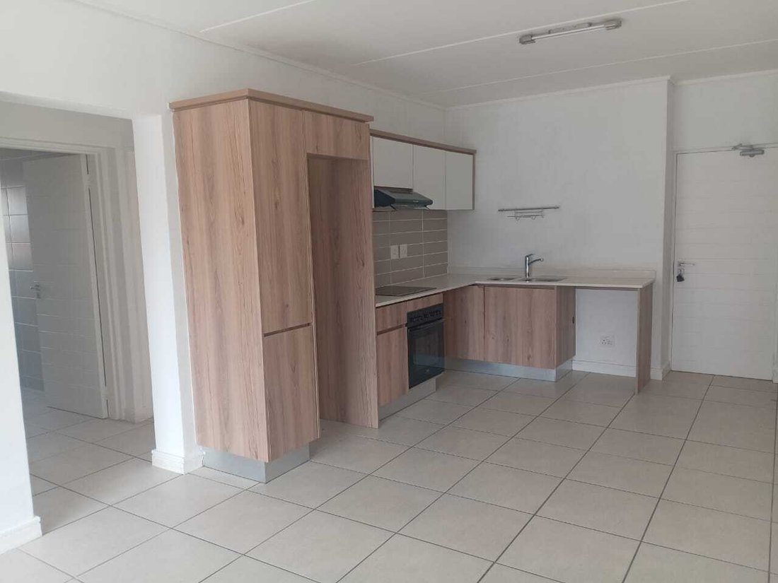 Apartment in Linbro Park, Gauteng, South Africa 3 - 18944720