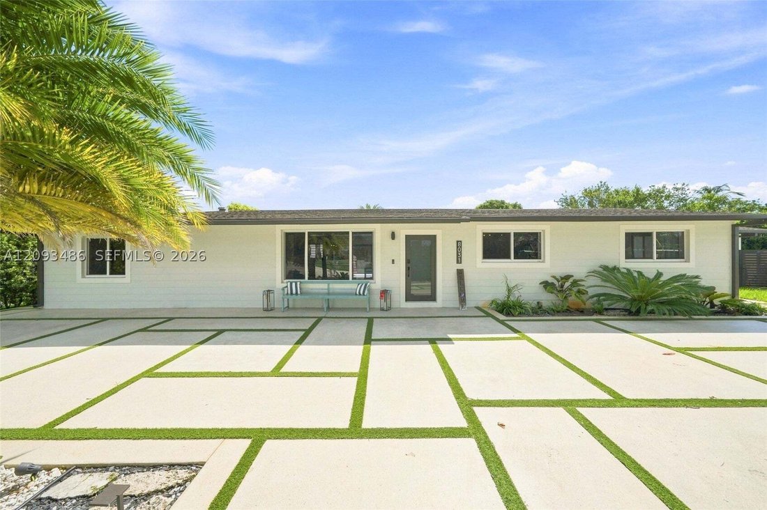 House in Miami, Florida, United States 1 - 18943018