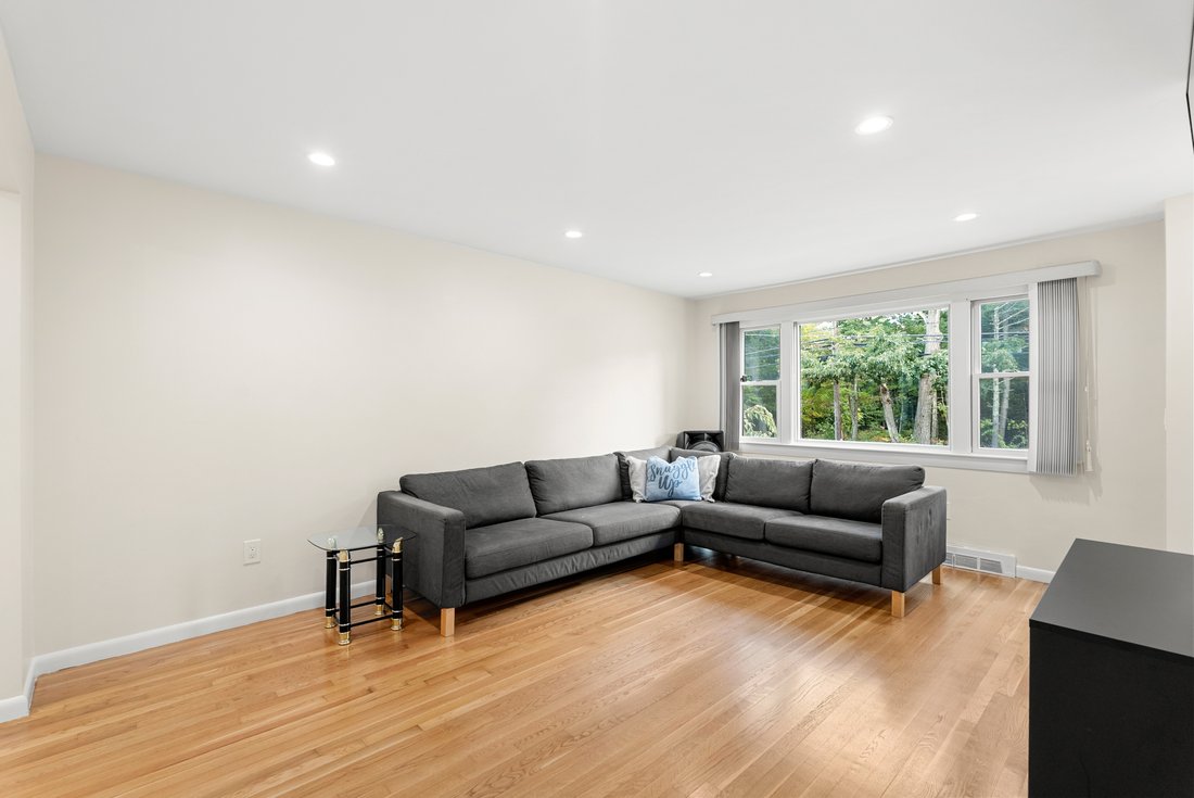 House in Medway, Massachusetts, United States 5 - 18939226