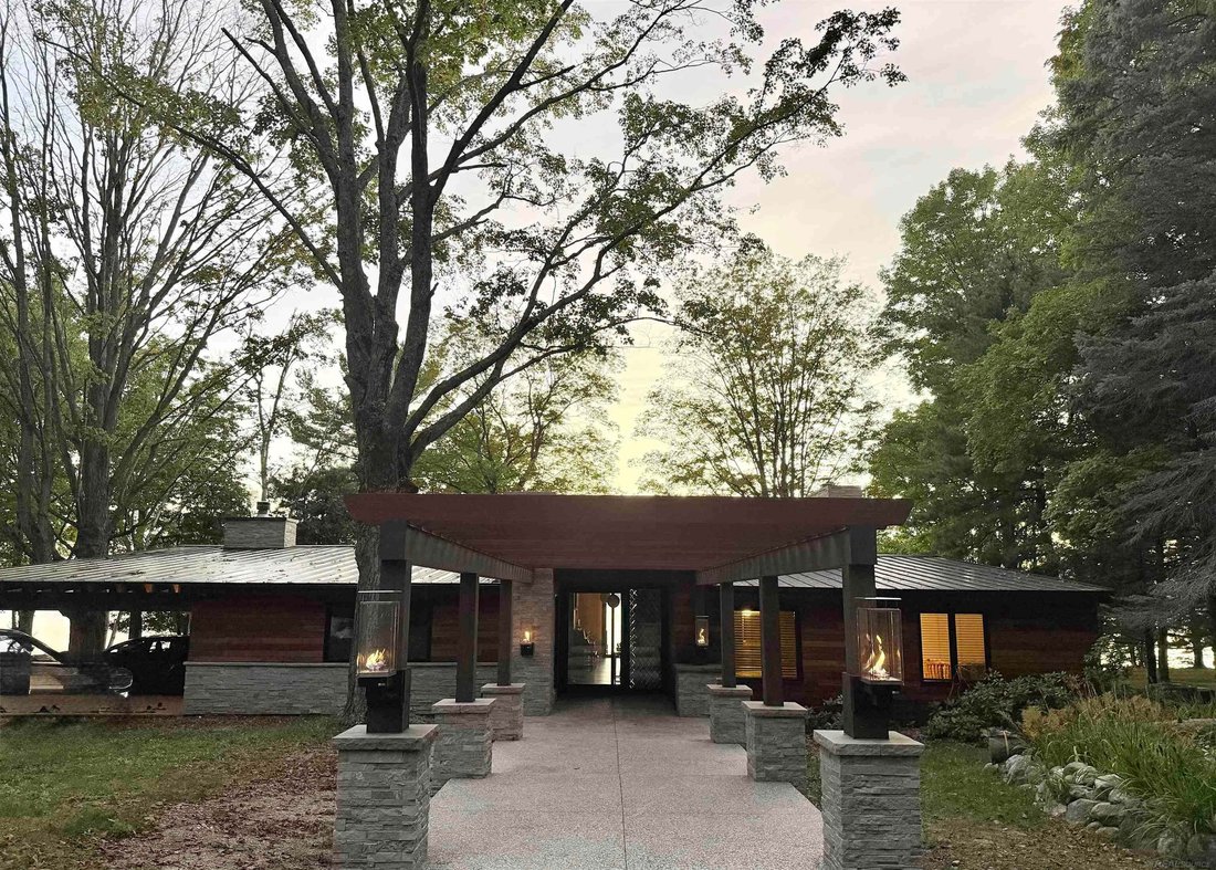 House in Central Lake, Michigan, United States 1 - 18943390