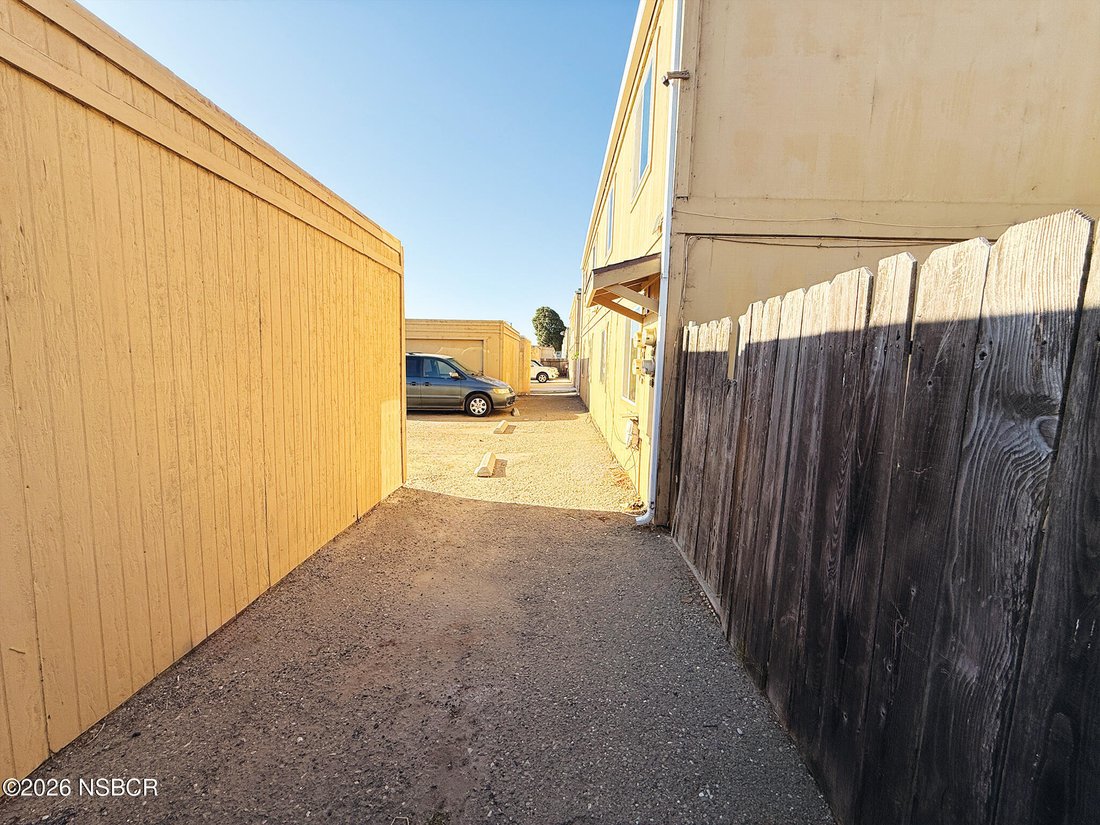 Santa Maria, California, United States 3 - 18941829