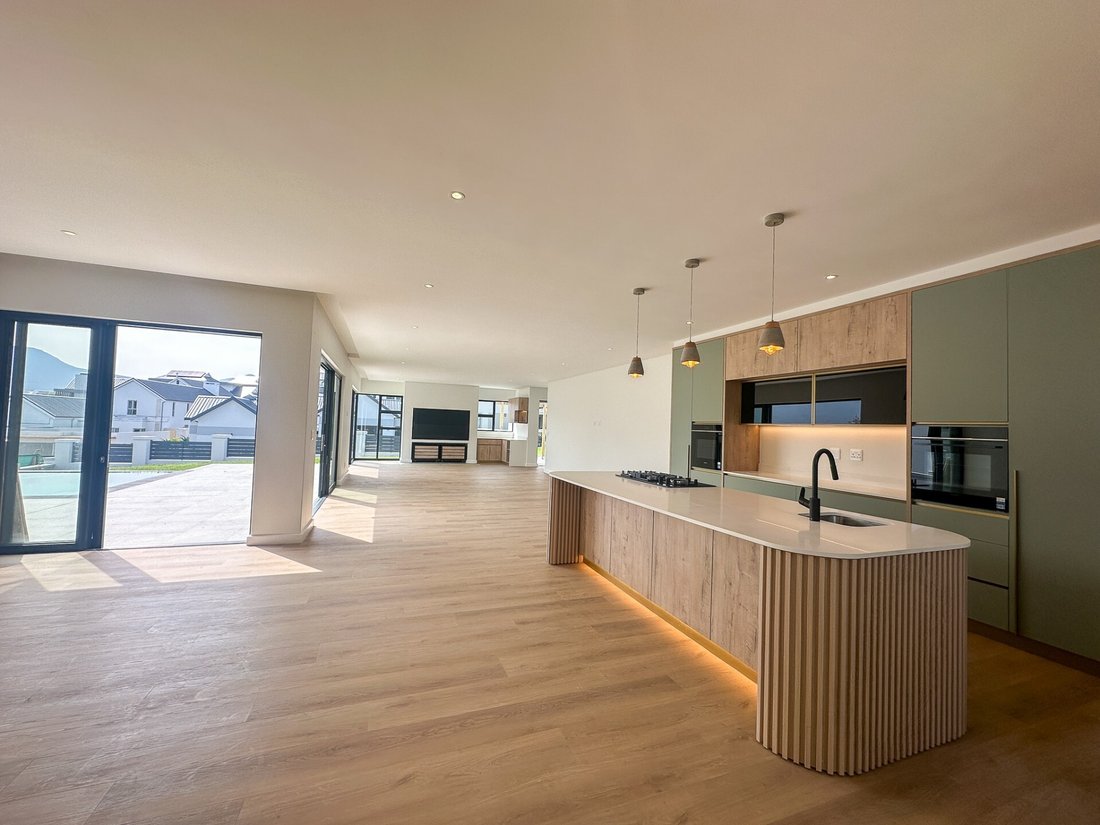 House in Kingswood Golf Estate, Western Cape, South Africa 5 - 18601003