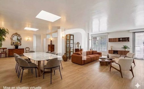 Apartment in Reine-Mairie, Boulogne-Billancourt, France 1
