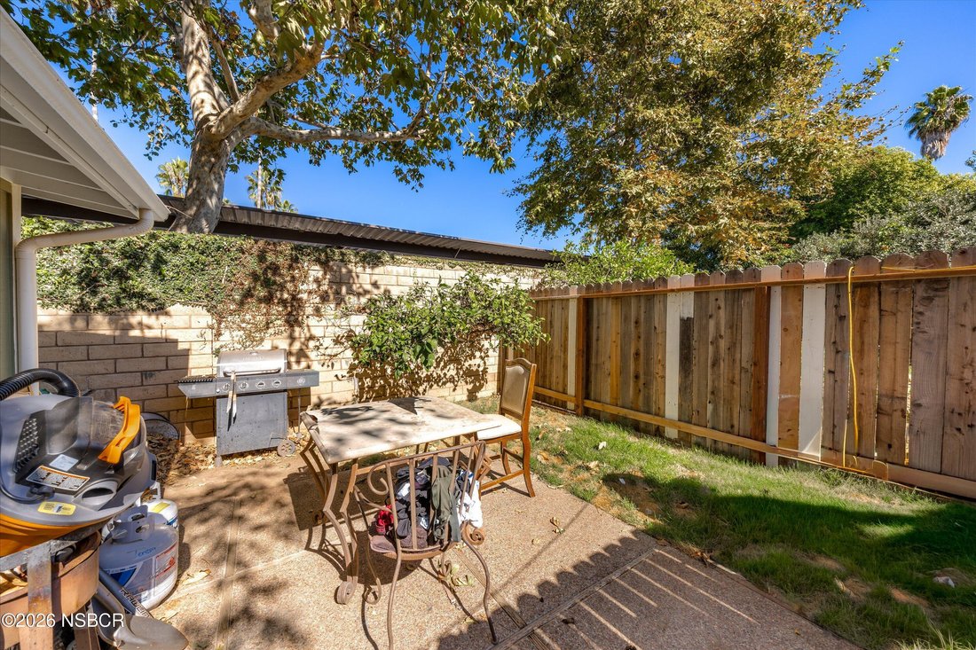 Santa Barbara, California, United States 3 - 18941828
