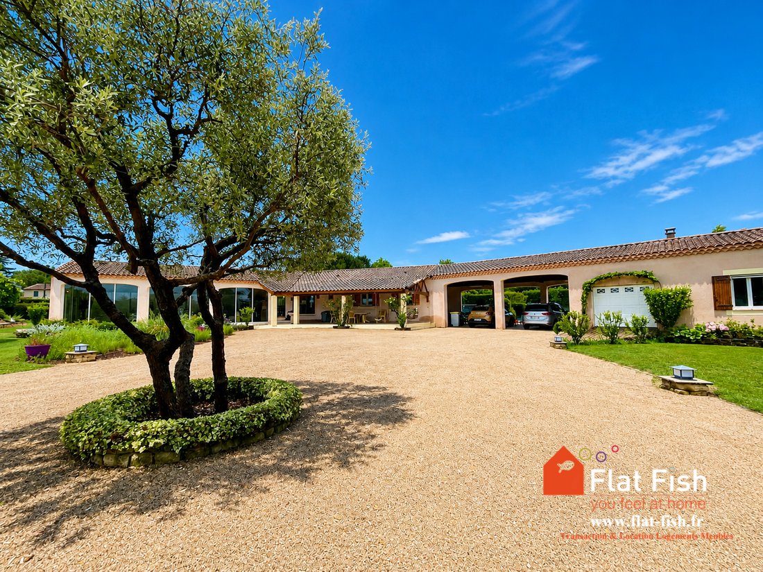 Villa in Mazan, Provence-Alpes-Côte d'Azur, France 1 - 18943670