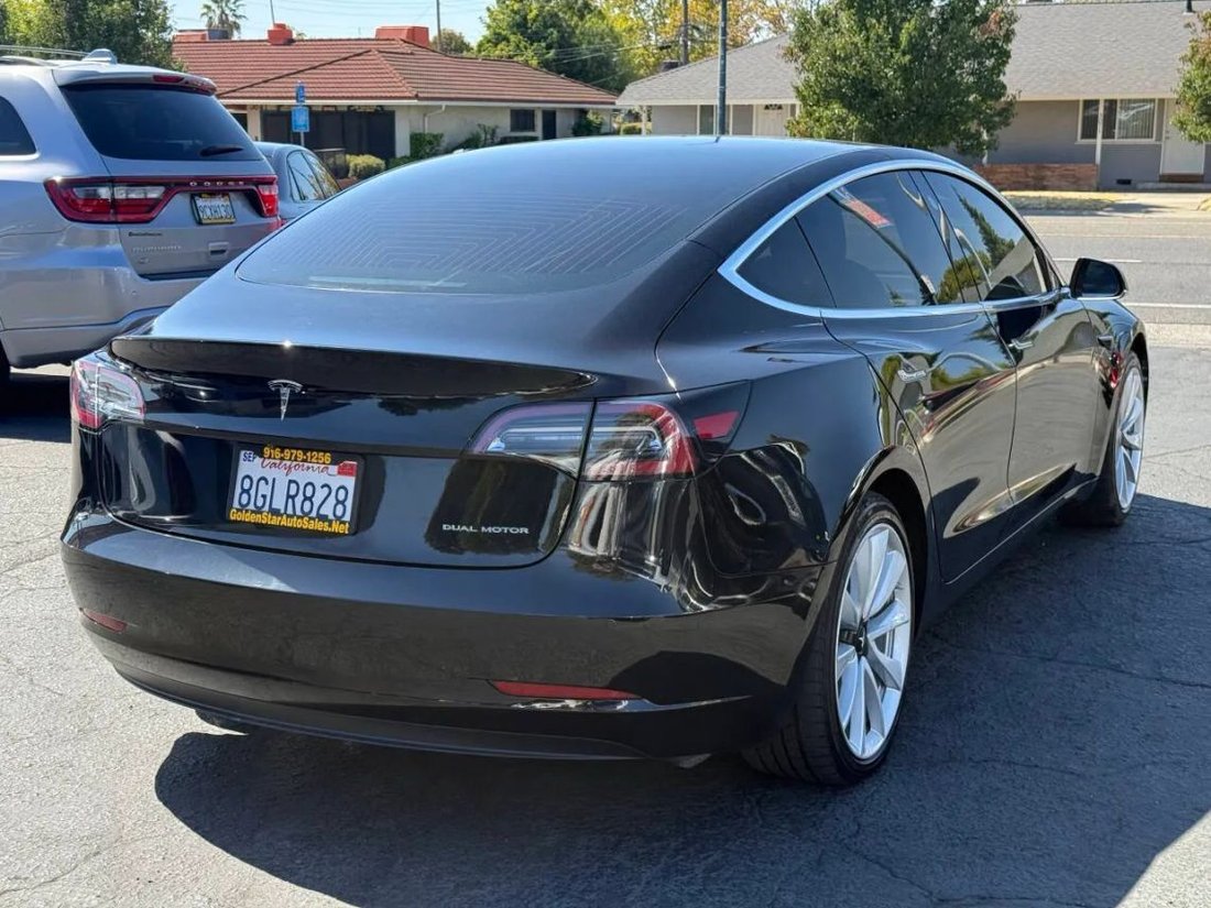 Sedan in Sacramento, CA, United States 5 - 18944656