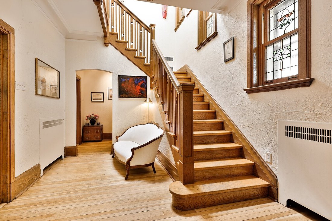 House in Montréal, Quebec, Canada 4 - 18943697