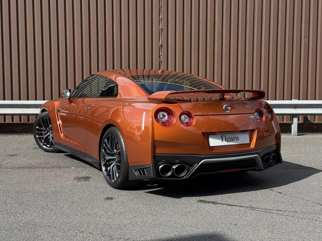 Coupe in Felbridge, United Kingdom 3 - 18942078