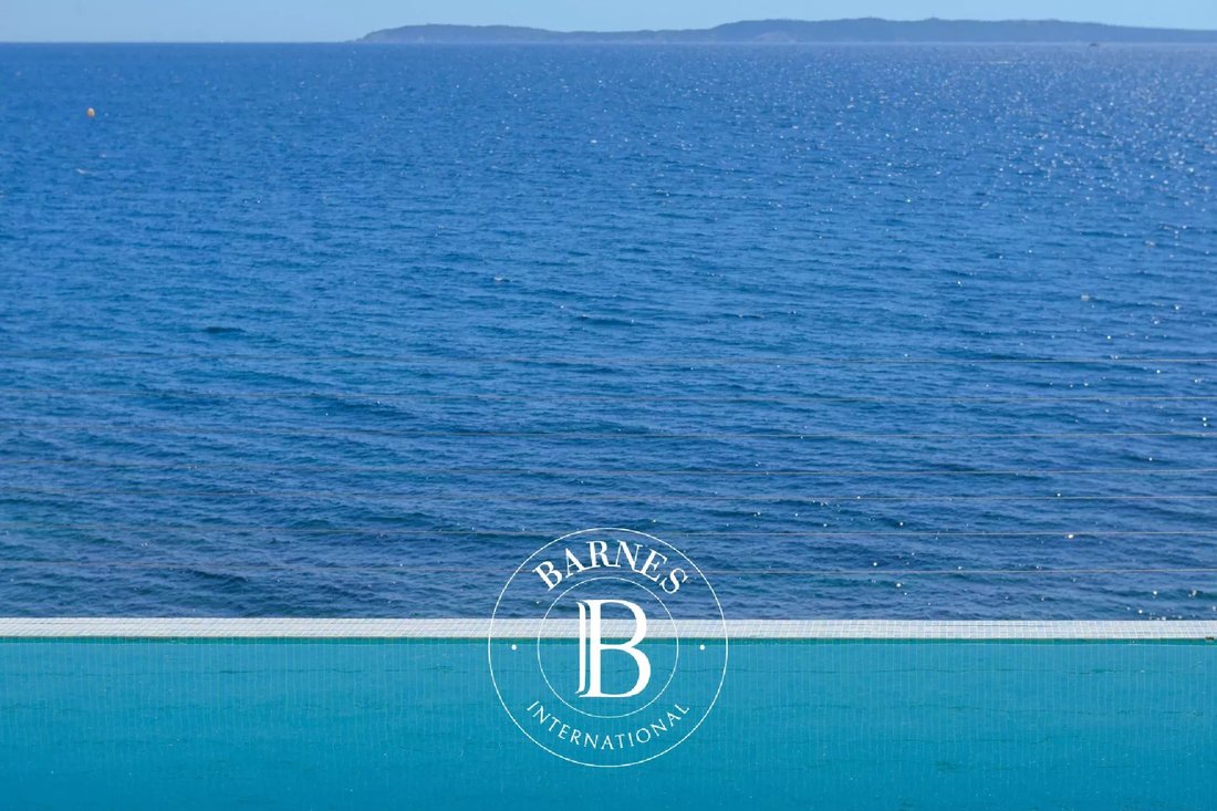 Villa in French Riviera, Provence-Alpes-Côte d'Azur, France 1 - 18942087