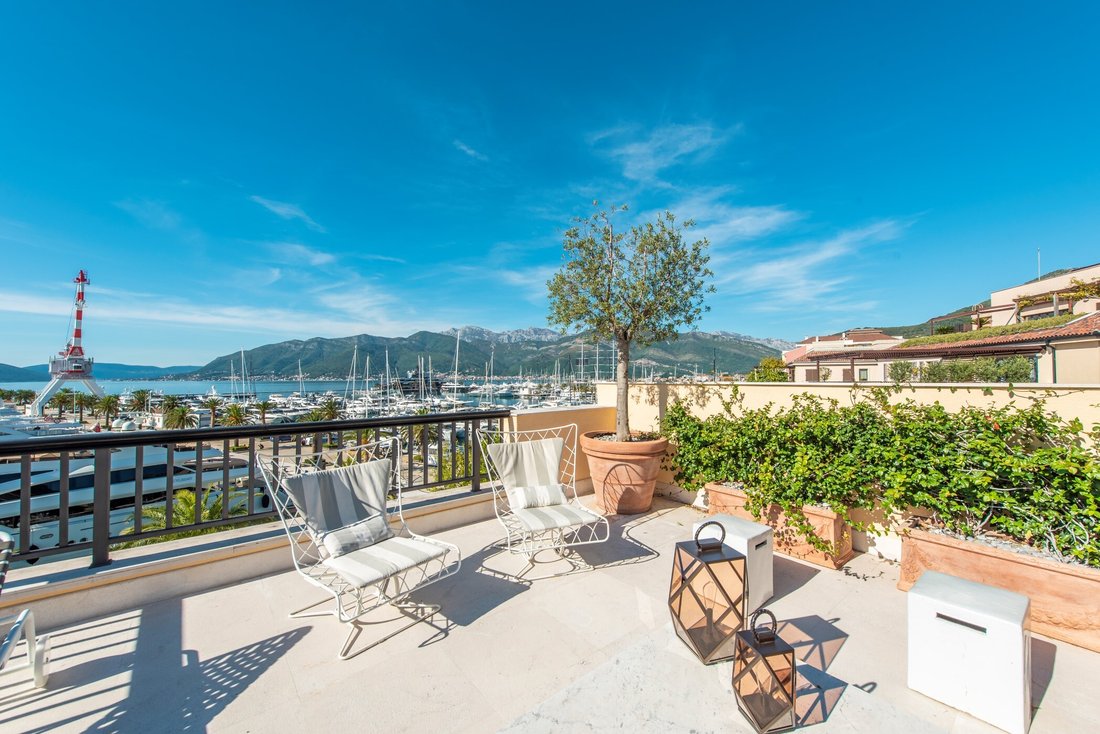 Apartment in Tivat, Tivat Municipality, Montenegro 4 - 18939995