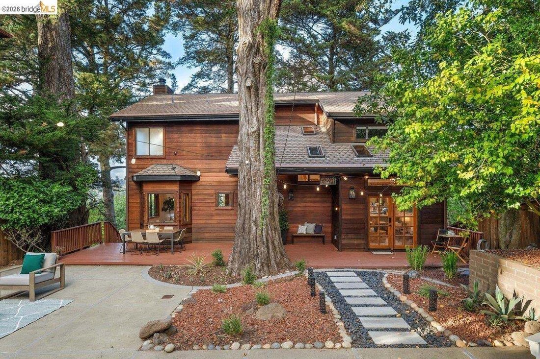 House in Oakland, California, United States 1 - 18942535