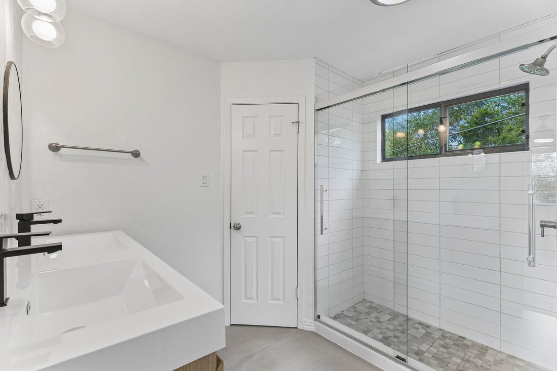 Condo in Austin, Texas, United States 4 - 18942671