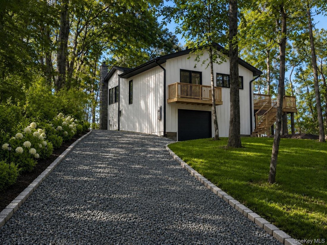 House in Hampton Bays, New York, United States 1 - 18939489
