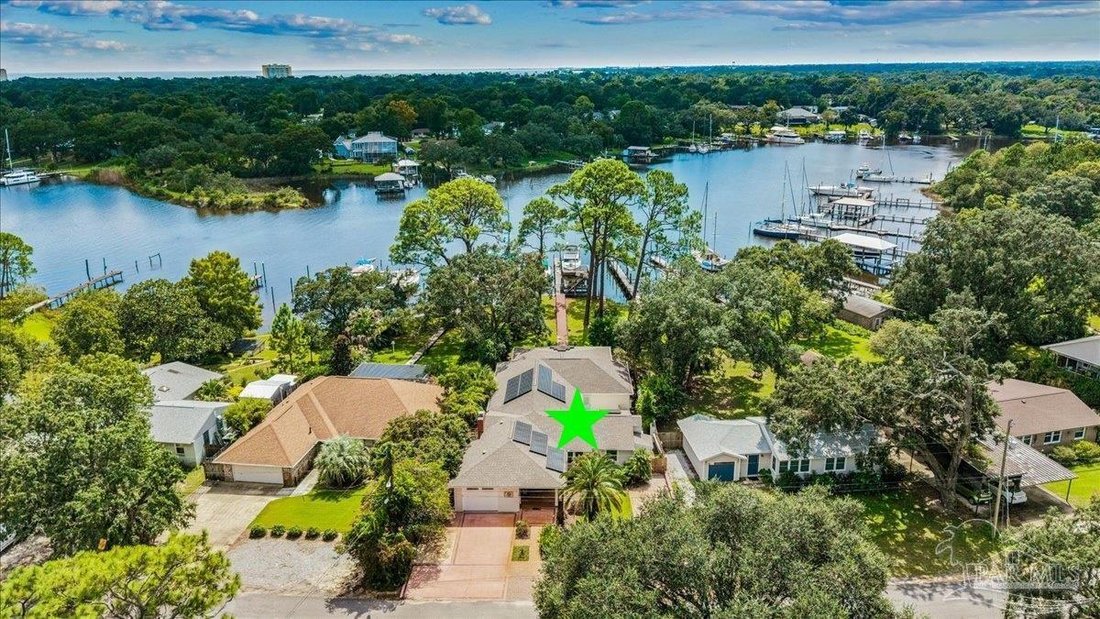House in Pensacola, Florida, United States 1 - 18942371
