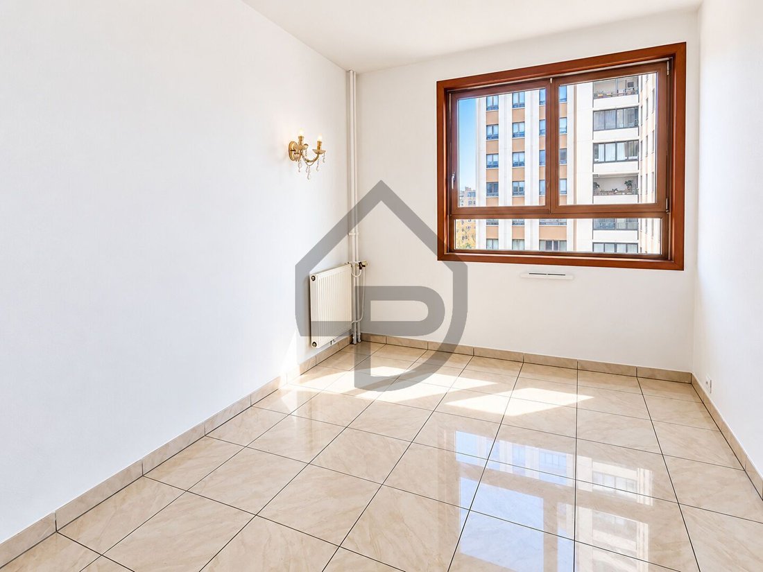 Apartment in Lorette-Martyrs, Paris 9e Arrondissement, Paris 3 - 18568862