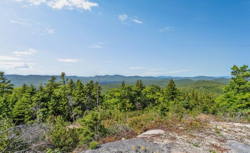 Land in Carthage, Maine, United States 1