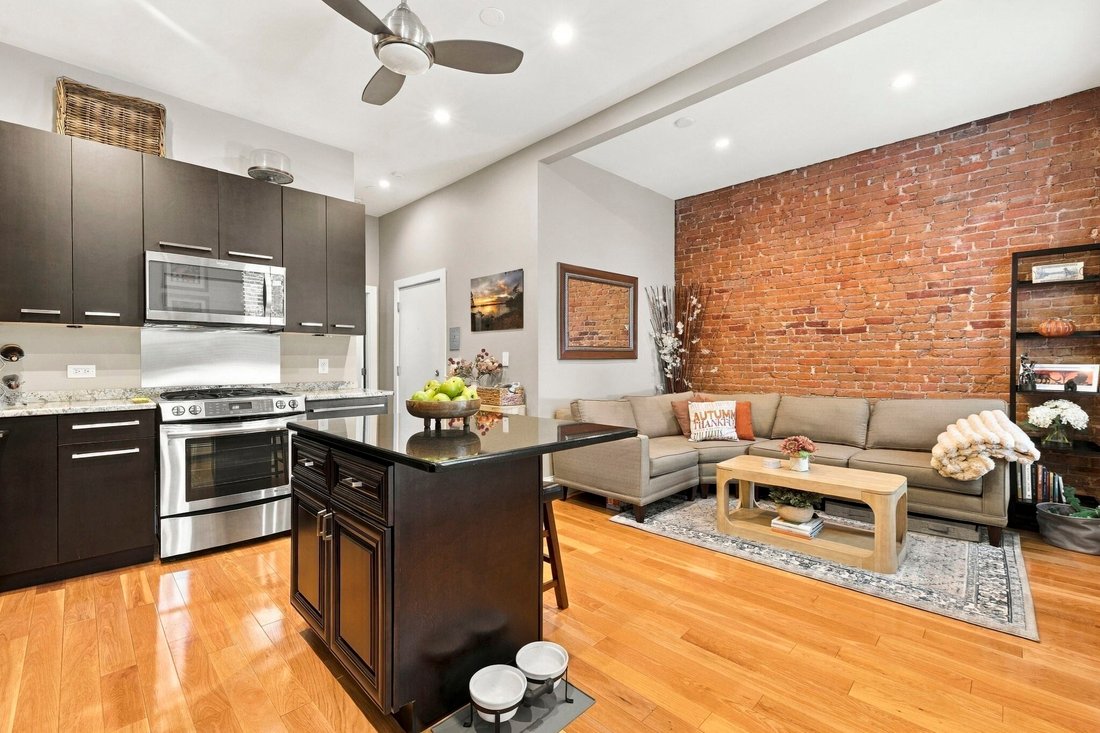 Co Op in Boston, Massachusetts, United States 1 - 18943742