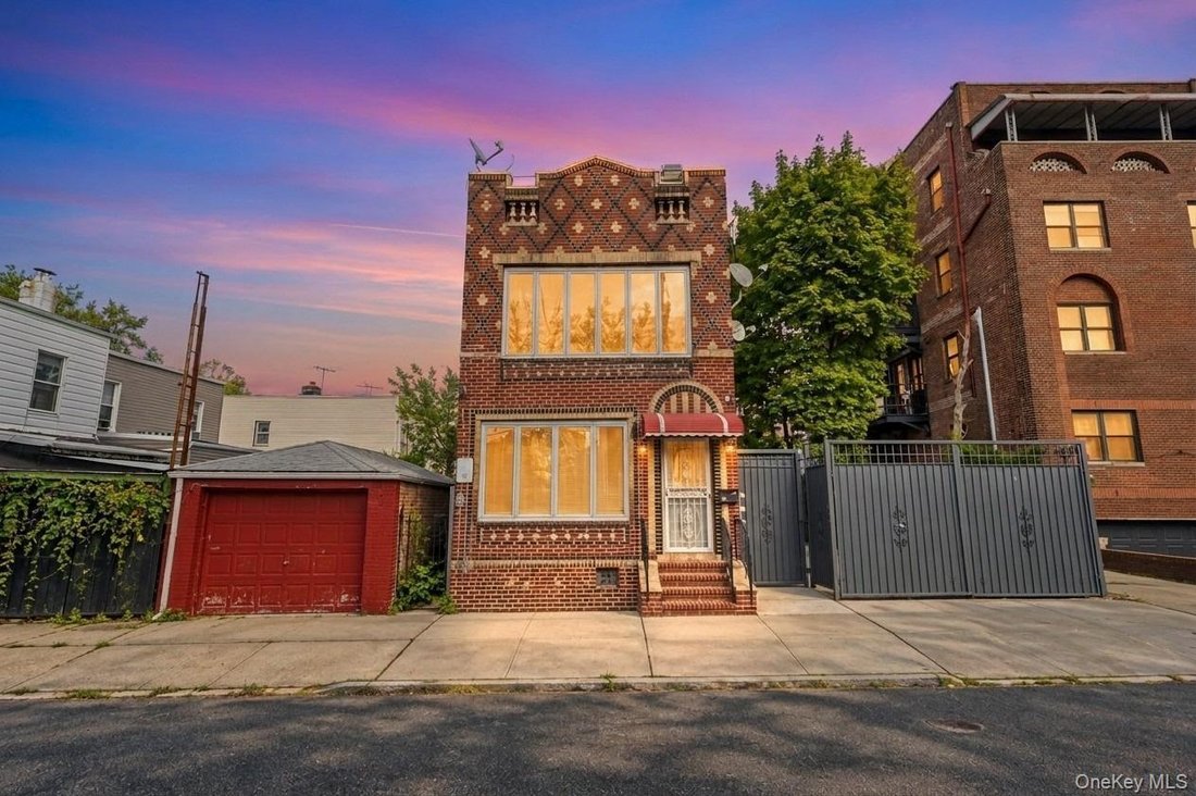 House in New York, New York, United States 1 - 18934033