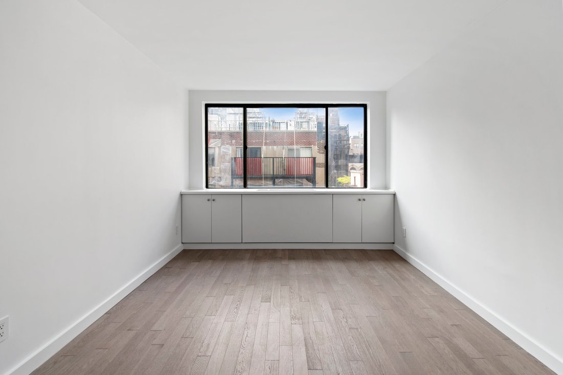 New York, New York, United States 4 - 18943788