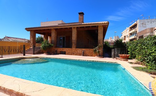 Villa in Formentera del Segura, Valencian Community, Spain 1