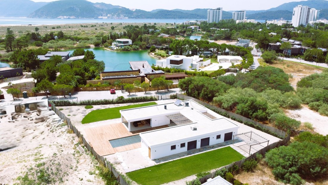 Villa in Carvalhal, Setubal, Portugal 1 - 15828215